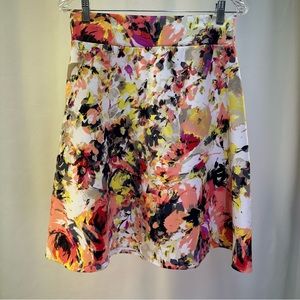 GNW women’s Floral Stretch 1/2 Length Flare Skirt Size L
